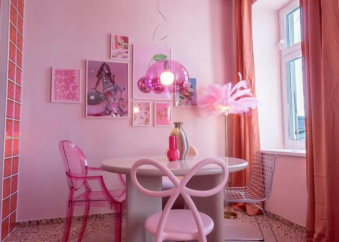 Daire Josef's L Pink Paradise *