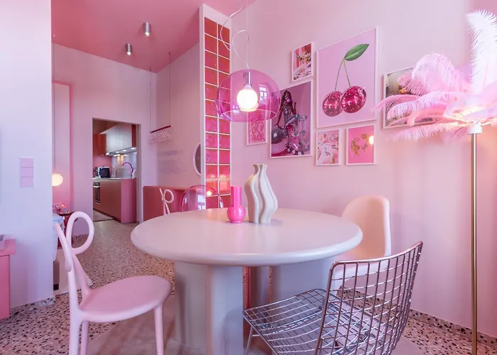 Daire Josef's L Pink Paradise Viyana