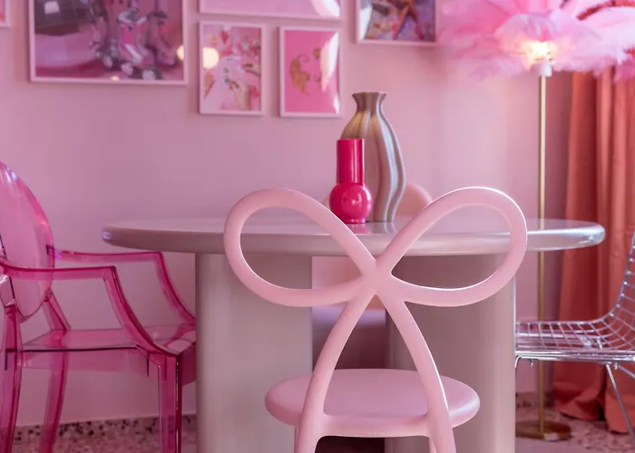 Daire Josef's L Pink Paradise Viyana