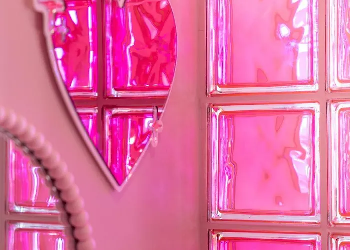 Daire Josef's L Pink Paradise Viyana