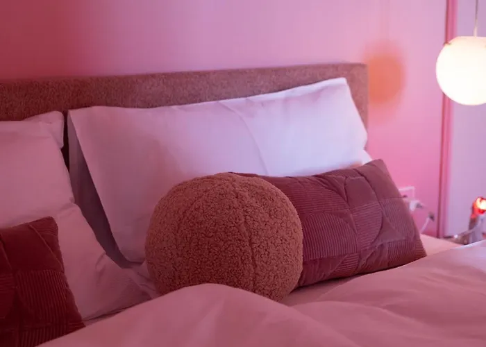 Josef's L Pink Paradise Daire Viyana