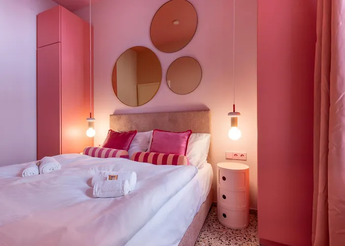 Daire Josef's L Pink Paradise Viyana